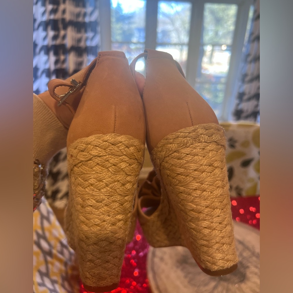 Gianni Bini dusty rose pink suede wedges 8 nwot - Picture 4 of 8